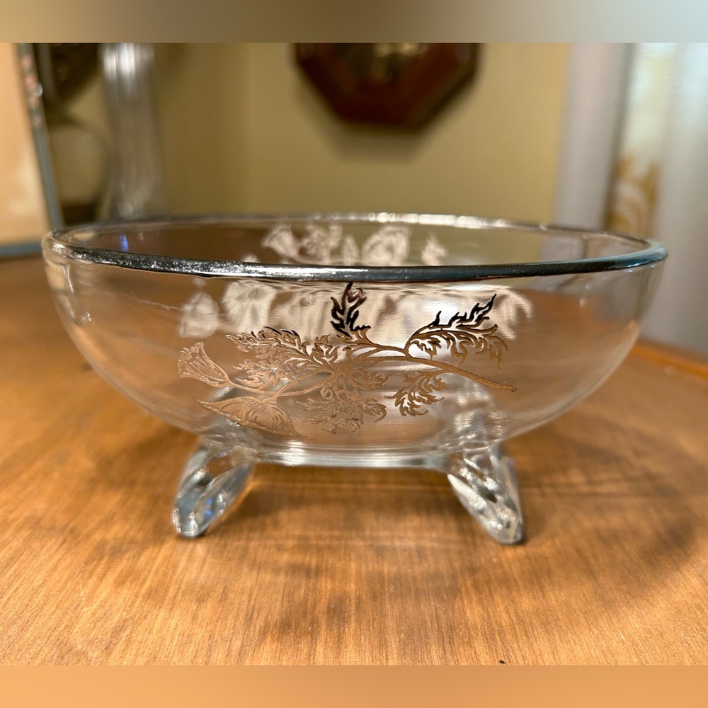 New Martinsville Viking Oval Vase Glass w/Silver Flowers of Flanders Poppies